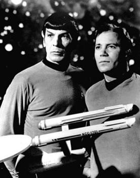 Leonard_Nimoy_William_Shatner_Star_Trek_1968.JPG